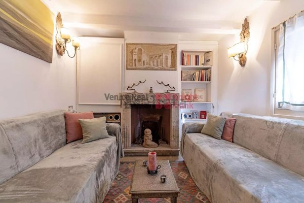appartamento in vendita a Venezia in zona Sestiere Dorsoduro