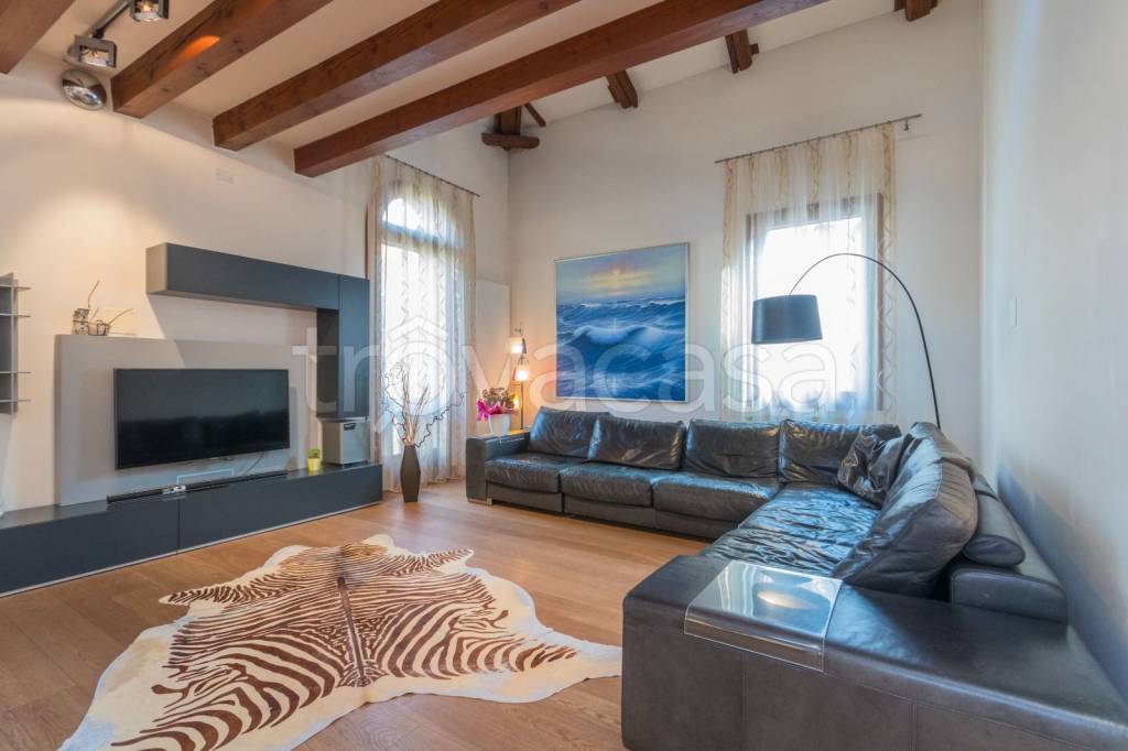 appartamento in vendita a Venezia in zona Lido di Venezia