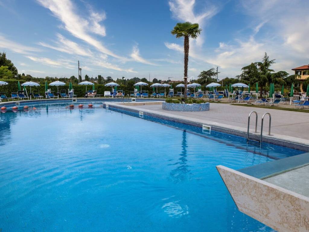 negozio in vendita a Venezia in zona Mestre