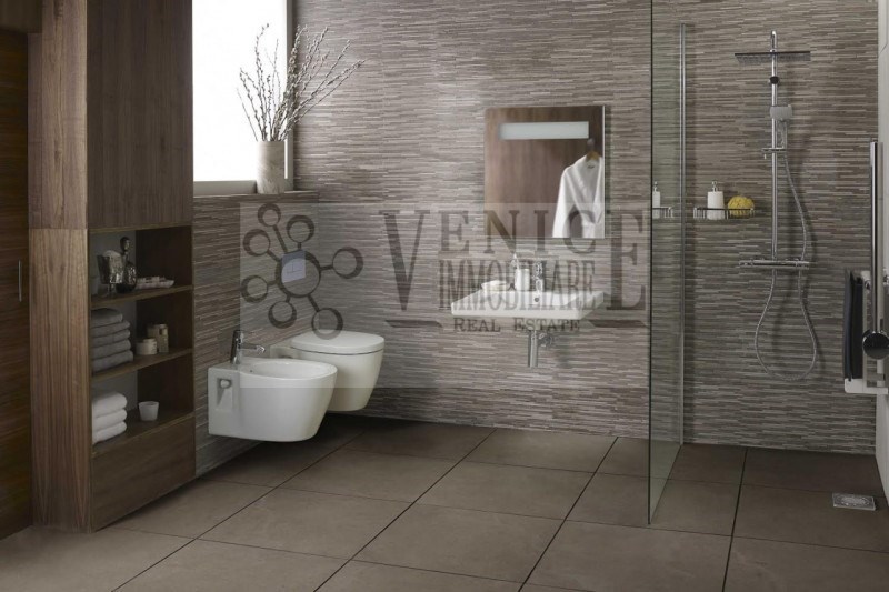 negozio in vendita a Venezia in zona Mestre