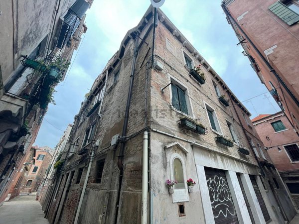 appartamento in vendita a Venezia in zona Sestiere Dorsoduro