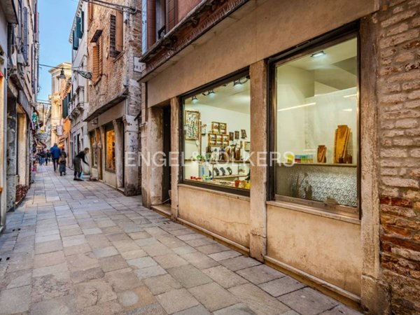negozio in vendita a Venezia in zona Sestiere San Polo