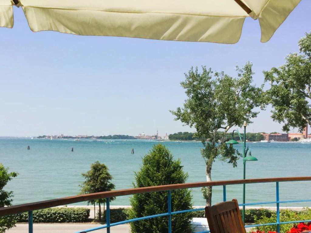 appartamento in vendita a Venezia in zona Lido di Venezia