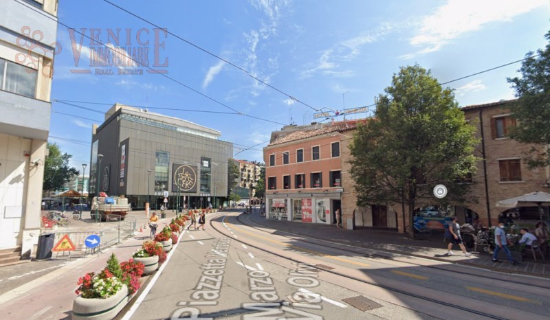 negozio in vendita a Venezia in zona Mestre