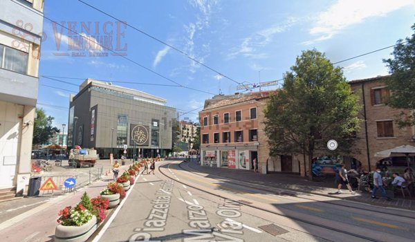 negozio in vendita a Venezia in zona Mestre