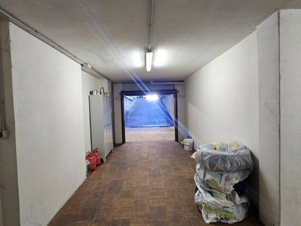 locale commerciale in vendita a Venezia in zona Marghera