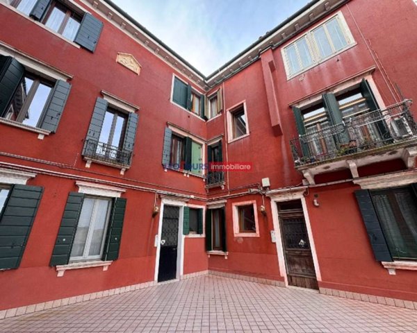 appartamento in vendita a Venezia in zona Murano