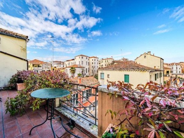 casa indipendente in vendita a Venezia in zona Sestiere Dorsoduro