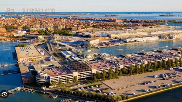 negozio in vendita a Venezia in zona Sestiere Santa Croce