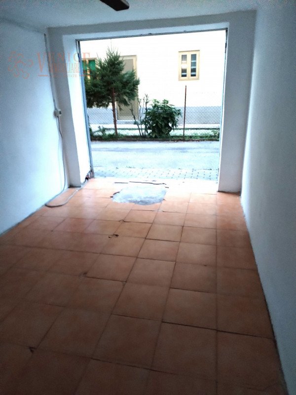 negozio in vendita a Venezia in zona Mestre