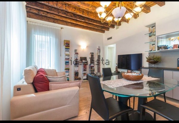 appartamento in vendita a Venezia in zona Sestiere Dorsoduro