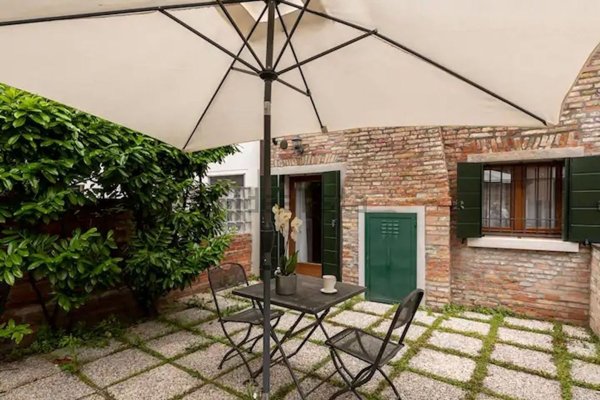 casa indipendente in vendita a Venezia in zona Sestiere Santa Croce
