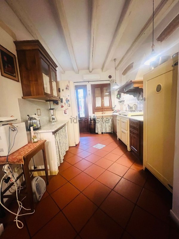 esavano in vendita a Venezia in zona Marghera