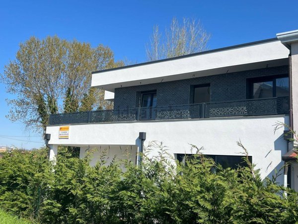 esavano in vendita a Venezia in zona Mestre