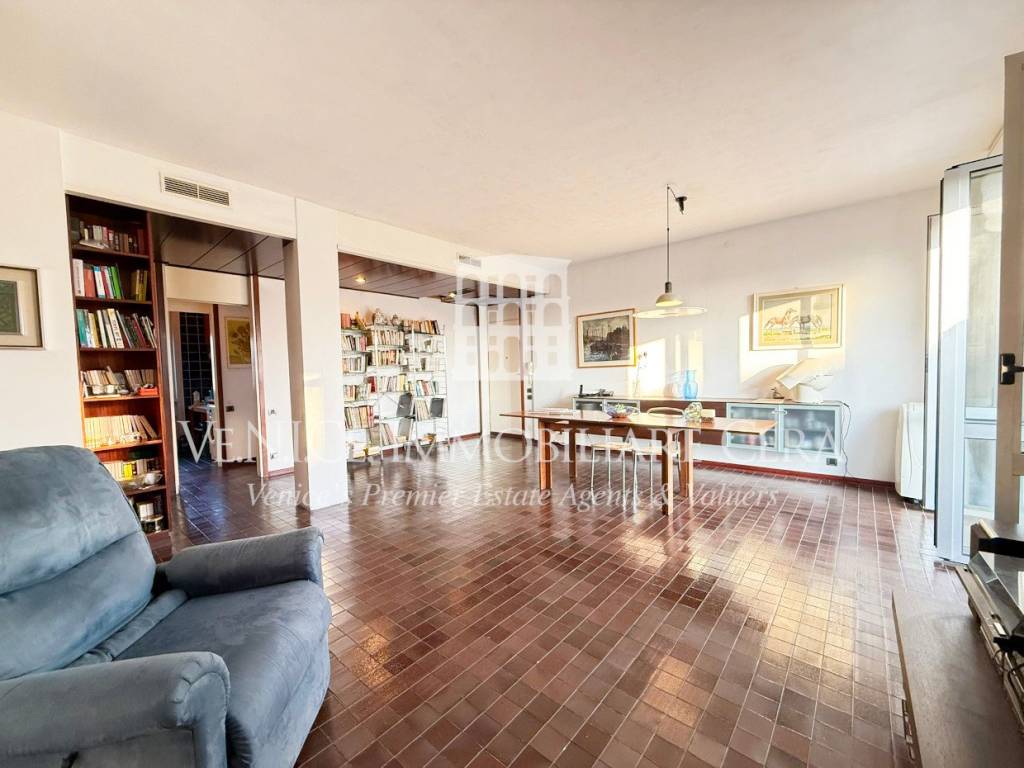 appartamento in vendita a Venezia in zona Lido di Venezia