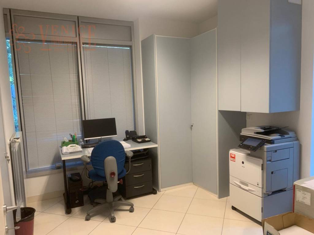 ufficio in vendita a Venezia in zona Mestre