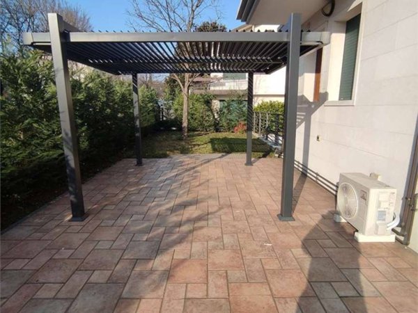 intera palazzina in vendita a Venezia in zona Marghera