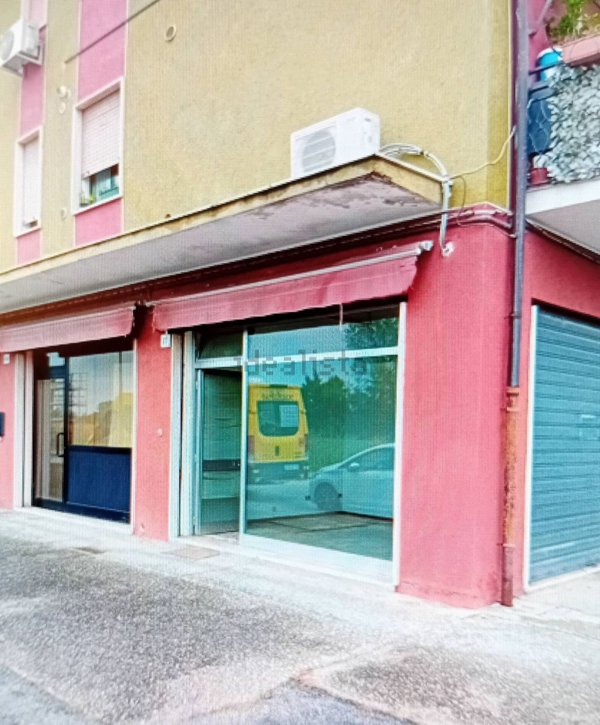 negozio in vendita a Venezia in zona Marocco