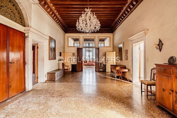 appartamento in vendita a Venezia in zona Sestiere Cannaregio