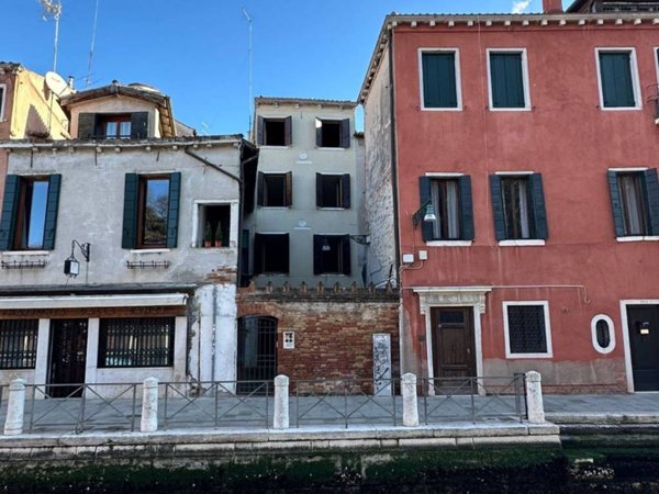 casa indipendente in vendita a Venezia in zona Sestiere Santa Croce
