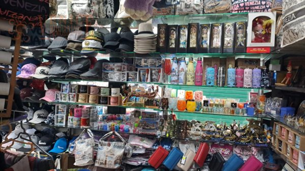 negozio in vendita a Venezia in zona Sestiere Santa Croce