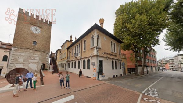 negozio in vendita a Venezia in zona Mestre