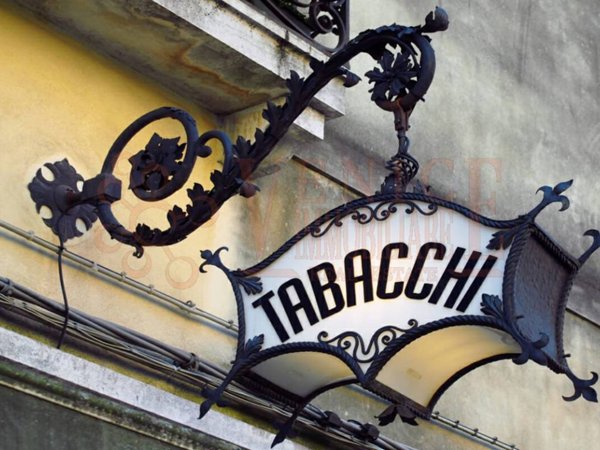 negozio in vendita a Venezia in zona Marghera