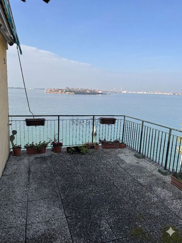 appartamento in vendita a Venezia in zona Lido di Venezia