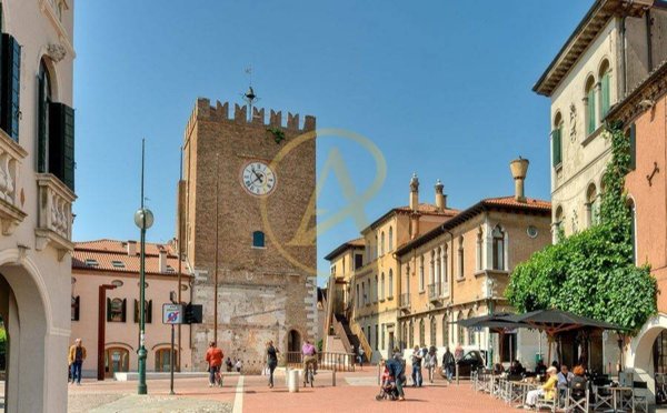 negozio in vendita a Venezia in zona Mestre