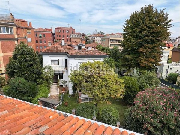 casa indipendente in vendita a Venezia in zona Lido di Venezia