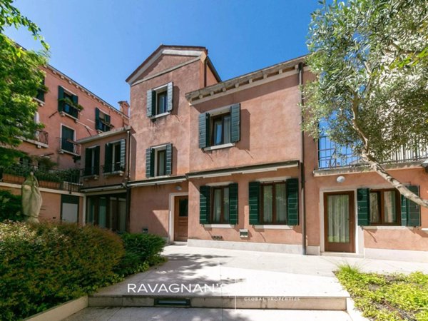 casa indipendente in vendita a Venezia in zona Sestiere San Polo