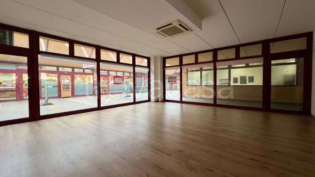 negozio in vendita a Venezia in zona Chirignago