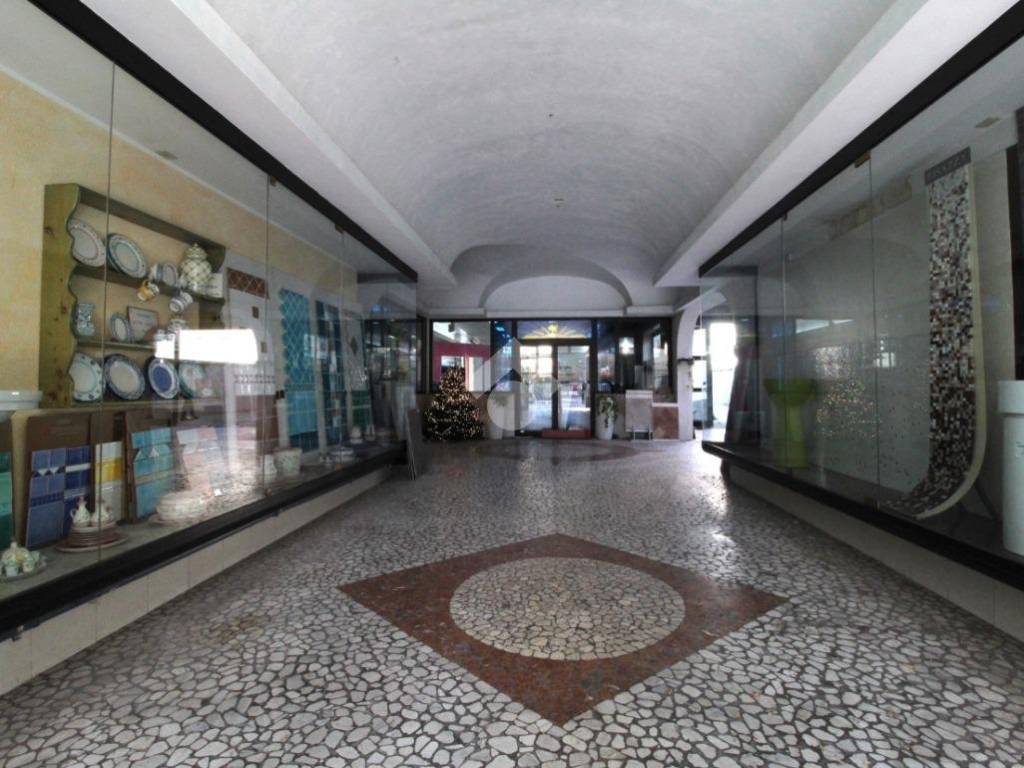 negozio in vendita a Venezia in zona Marghera