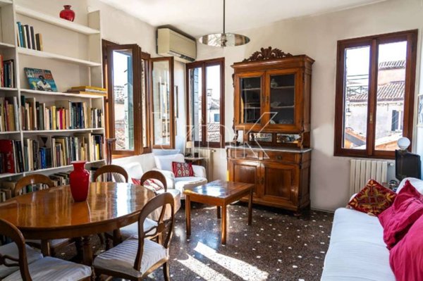 appartamento in vendita a Venezia in zona Sestiere Dorsoduro