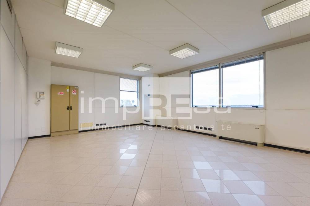 locale commerciale in vendita a Venezia in zona Mestre