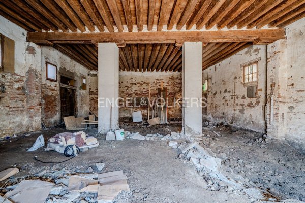 locale di sgombero in vendita a Venezia in zona Sestiere Cannaregio