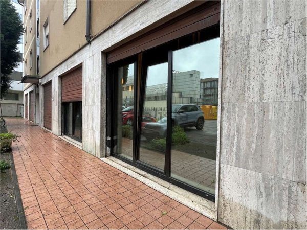 negozio in vendita a Venezia in zona Mestre