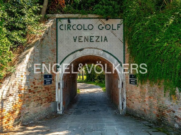 appartamento in vendita a Venezia in zona Lido di Venezia