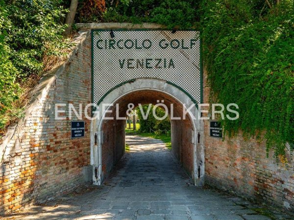 appartamento in vendita a Venezia in zona Lido di Venezia