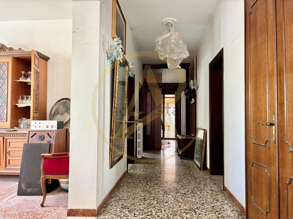 appartamento in vendita a Venezia in zona Lido di Venezia