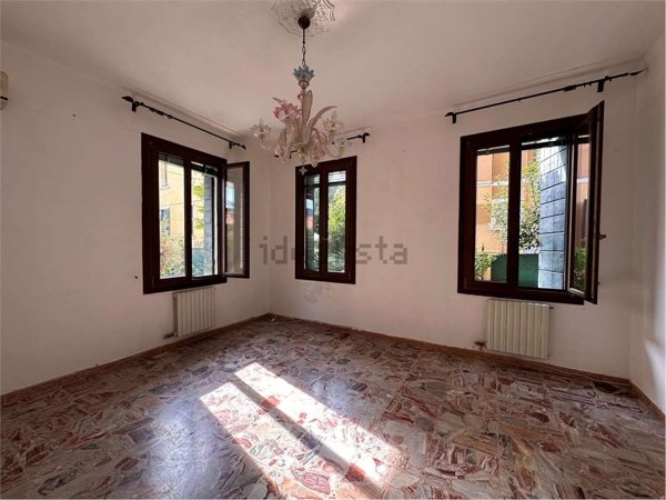 appartamento in vendita a Venezia in zona Lido di Venezia
