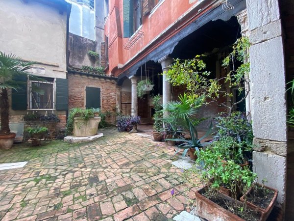 appartamento in vendita a Venezia in zona Sestiere Santa Croce
