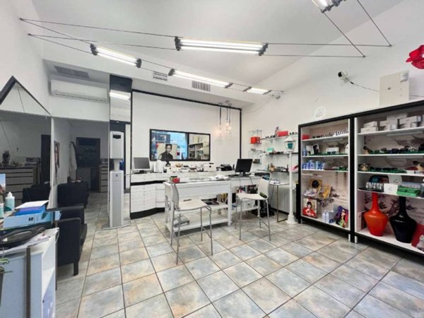 negozio in vendita a Venezia in zona Marghera