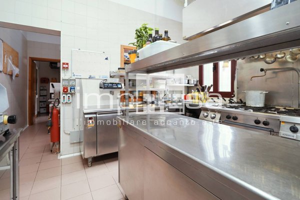 negozio in vendita a Venezia in zona Favaro Veneto