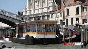 negozio in vendita a Venezia in zona Sestiere Santa Croce