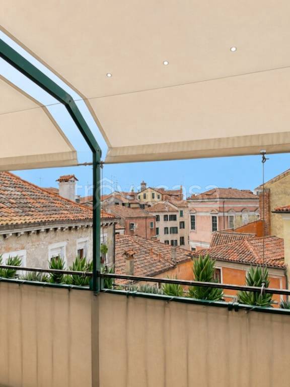 appartamento in vendita a Venezia in zona Sestiere Cannaregio