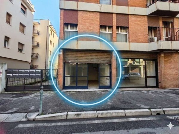 negozio in vendita a Venezia in zona Mestre