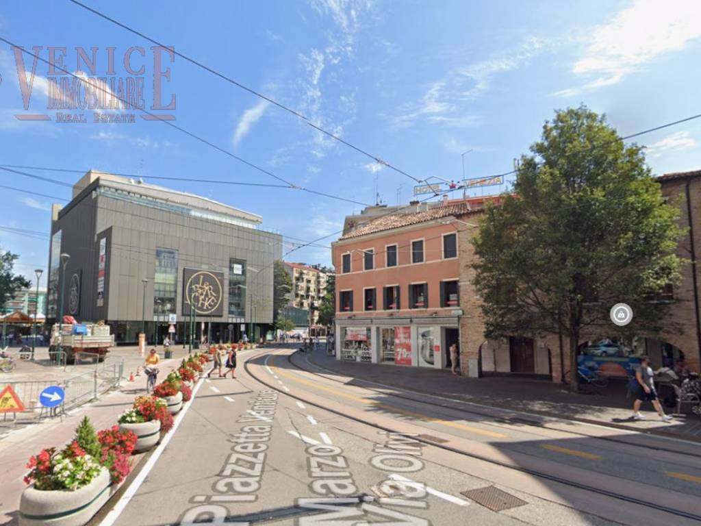 negozio in vendita a Venezia in zona Mestre