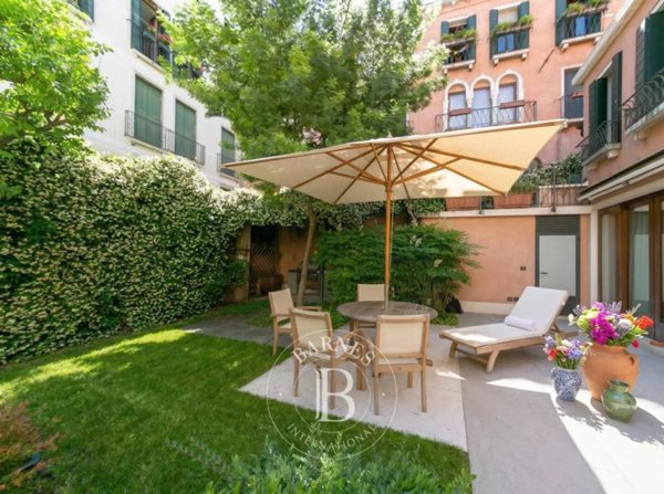 casa indipendente in vendita a Venezia in zona Sestiere San Polo