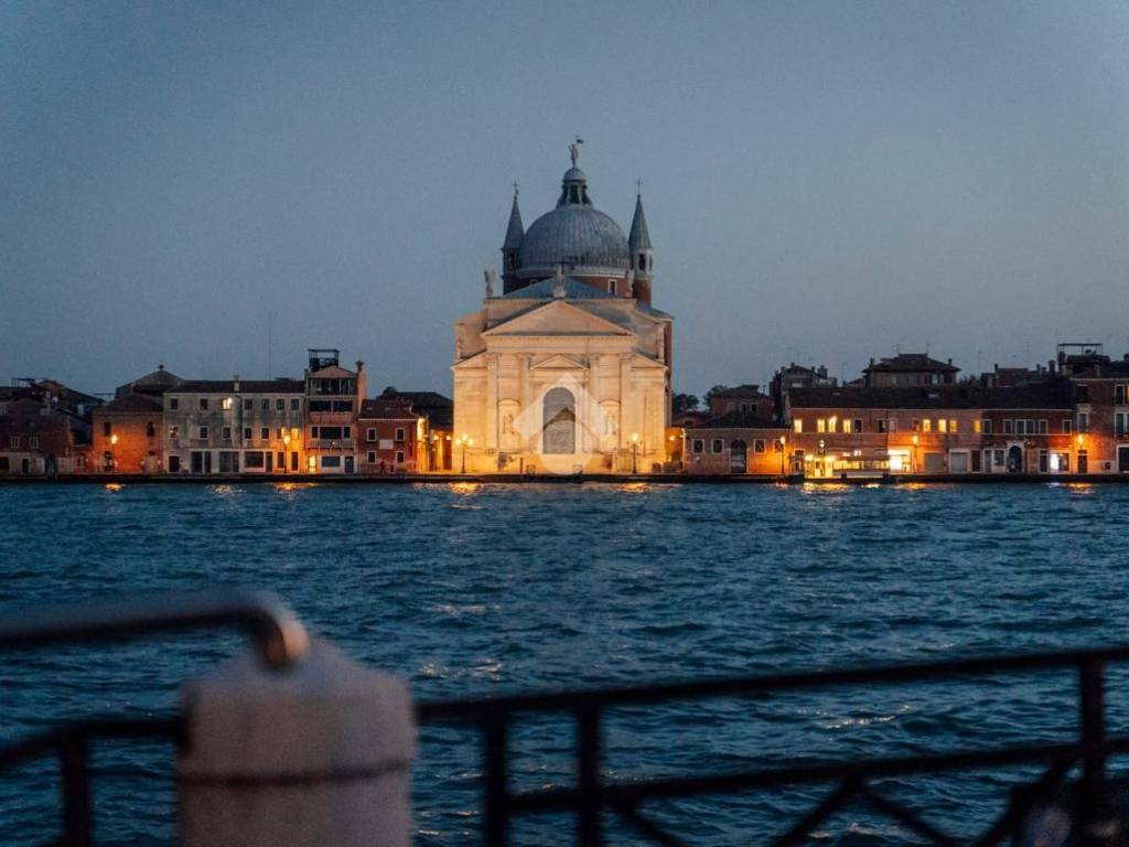 negozio in vendita a Venezia in zona Sestiere Castello